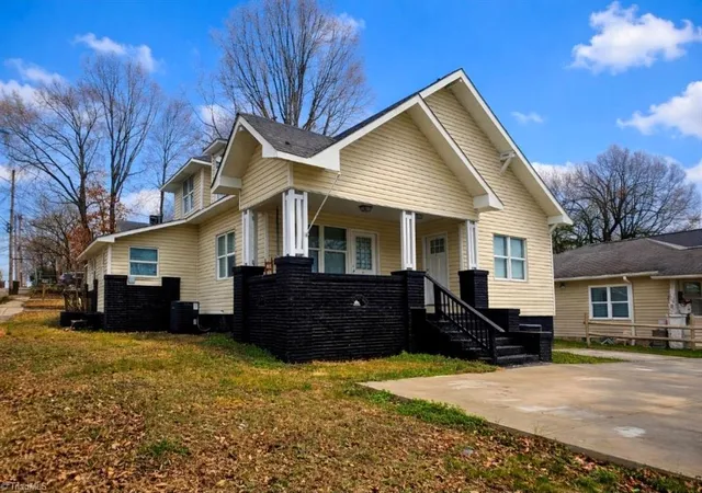 Photo 1 of Multi family home for sale at 15 College St, Thomasville, NC 27360 | MLS# 1236654 | Listing updated on 2026-09-25