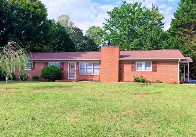 Photo 1 of Single family home for sale at 776 Country Clb Dr, State Road, NC 28676 | MLS# 1233685 | Listing updated on 2026-09-24
