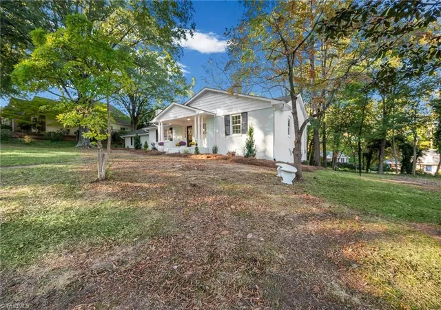 Photo 2 of Single family home for sale at 3335 York Rd, Winston Salem, NC 27106 | MLS# 1239886 | Listing updated on 2026-10-27