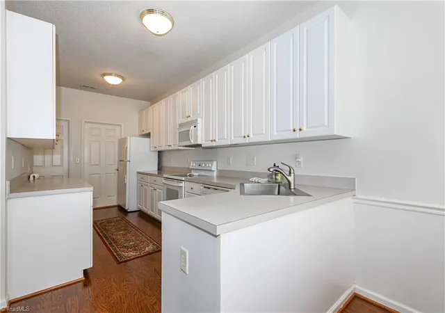 Photo 3 of Sale Pending at 42 Wheelwright Ct, Greensboro, NC 27455 | MLS# 1234531 | Listing updated on 2026-09-20