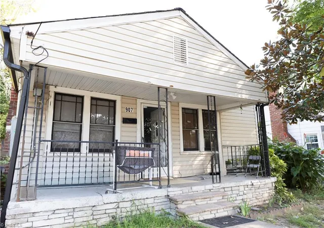 Photo 1 of Single family home for sale at 907 Roosevelt St, Winston Salem, NC 27105 | MLS# 1236424 | Listing updated on 2026-09-27