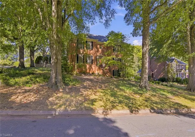 Photo 3 of Single family home for sale at 1014 Greenhurst Rd, Winston Salem, NC 27104 | MLS# 1234351 | Listing updated on 2026-09-14