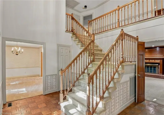 Photo 4 of Single family home for sale at 1014 Greenhurst Rd, Winston Salem, NC 27104 | MLS# 1234351 | Listing updated on 2026-09-14