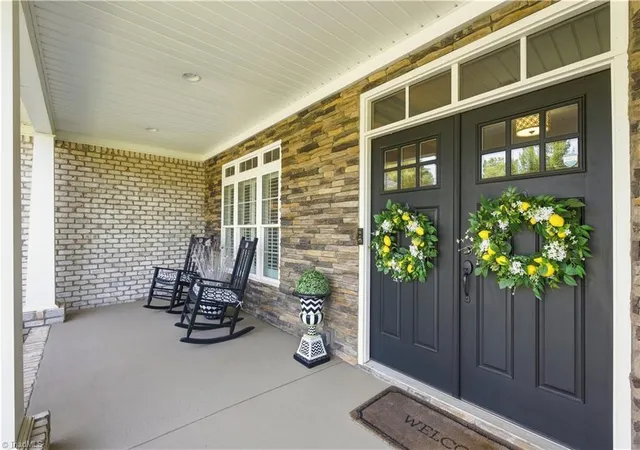 Photo 3 of Sale Pending at 4803 Hampton Oak Ct, Clemmons, NC 27012 | MLS# 1234348 | Listing updated on 2026-09-08