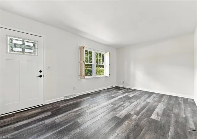 Photo 4 of Single family home for sale at 5619 Virgilwood Dr, Greensboro, NC 27409 | MLS# 1234521 | Listing updated on 2026-09-13