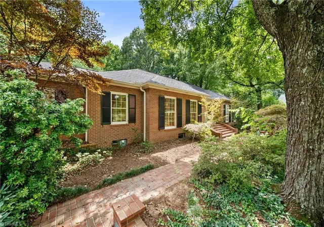 Photo 3 of Single family home for sale at 2822 Lazy Ln, Winston Salem, NC 27106 | MLS# 1234366 | Listing updated on 2026-10-16