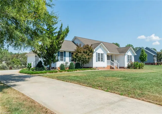 Photo 2 of Sale Pending at 660 Hugh Miller Rd, Lexington, NC 27292 | MLS# 1234372 | Listing updated on 2026-09-14