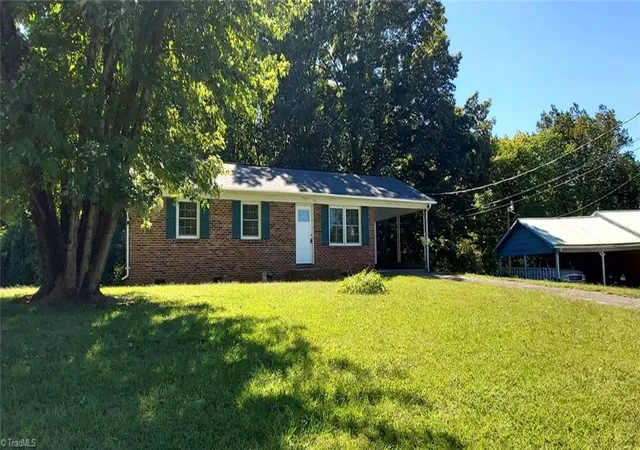 Photo 1 of Single family home for sale at 141 Eleanor Ave, Mount Airy, NC 27030 | MLS# 1237039 | Listing updated on 2026-10-29