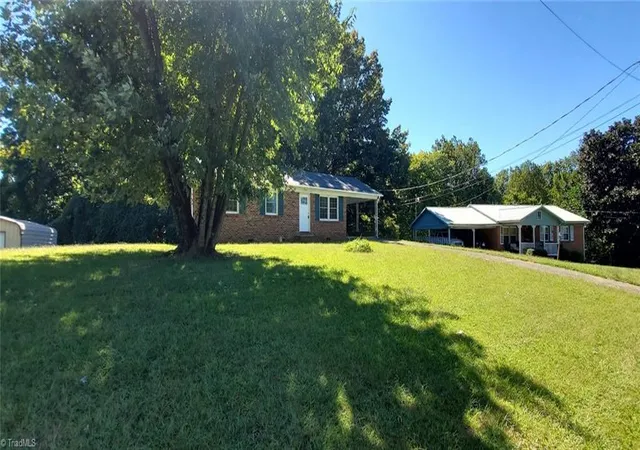 Photo 3 of Single family home for sale at 141 Eleanor Ave, Mount Airy, NC 27030 | MLS# 1237039 | Listing updated on 2026-10-29