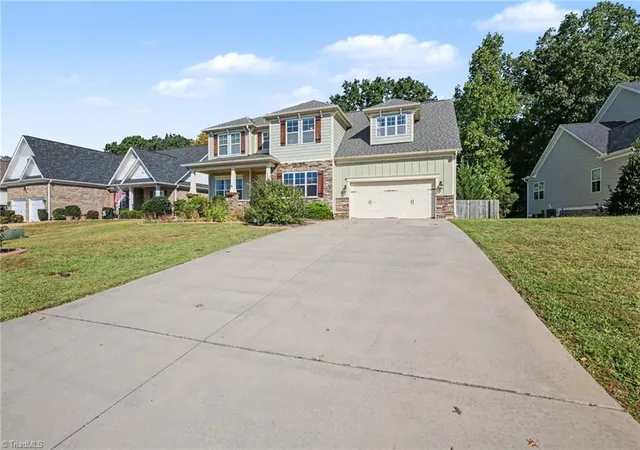 Photo 3 of Single family home for sale at 199 Meadowfield Run, Clemmons, NC 27012 | MLS# 1234866 | Listing updated on 2026-10-07