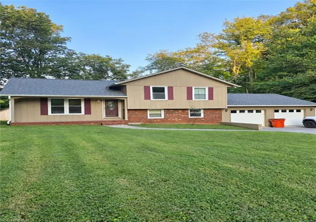Photo 2 of Sale Pending at 173 Pebblestone Rd, Millers Creek, NC 28651 | MLS# 1236078 | Listing updated on 2026-09-30