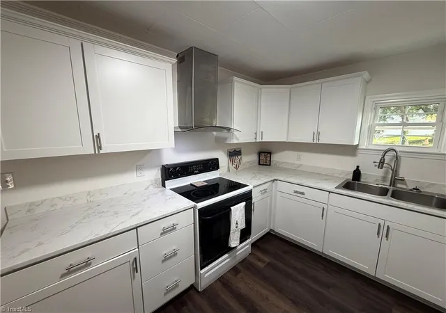 Photo 3 of Single family home for sale at 951 Newsome St, Mount Airy, NC 27030 | MLS# 1235091 | Listing updated on 2026-09-09
