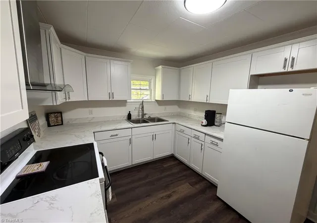 Photo 4 of Single family home for sale at 951 Newsome St, Mount Airy, NC 27030 | MLS# 1235091 | Listing updated on 2026-09-09