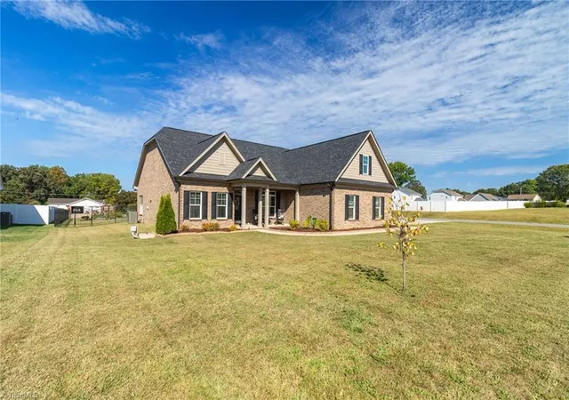 Photo 2 of Single family home for sale at 252 Rosewood Dr, Winston Salem, NC 27127 | MLS# 1235591 | Listing updated on 2026-10-05
