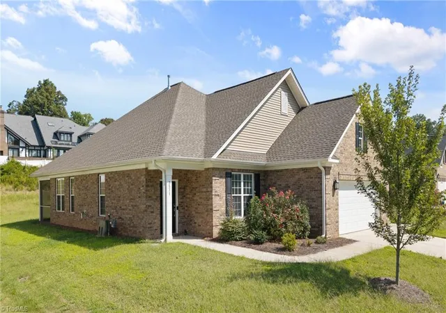Photo 2 of Sale Pending at 3571 Emmen Ct, Winston Salem, NC 27104 | MLS# 1235816 | Listing updated on 2026-09-27