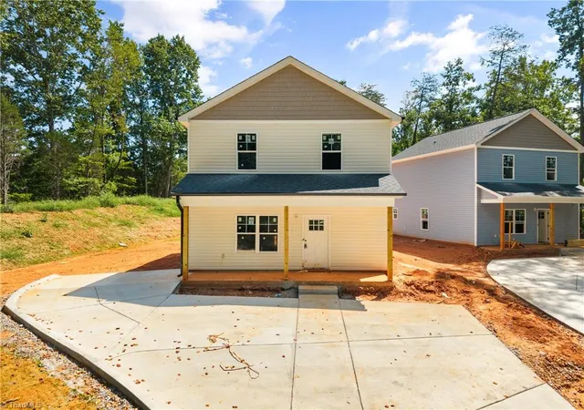 Photo 2 of Sale Pending at 107 Barlow Cir, Winston Salem, NC 27105 | MLS# 1234538 | Listing updated on 2026-09-10