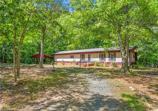 Photo 3 of Sale Pending at 6243 Quail Holw Dr, Pleasant Garden, NC 27313 | MLS# 1235475 | Listing updated on 2026-10-01