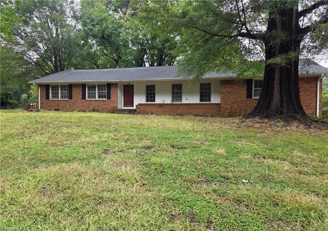 Photo 1 of Single family home for sale at 1917 Edgewood Ave, Burlington, NC 27215 | MLS# 1235041 | Listing updated on 2026-09-09