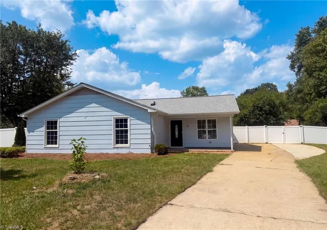 Single family home for sale at 2 Cabot Ct, Greensboro, NC 27407 | MLS# 1235210