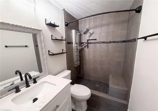 Photo 3 of Single family home for sale at 2 Cabot Ct, Greensboro, NC 27407 | MLS# 1235210 | Listing updated on 2026-09-11