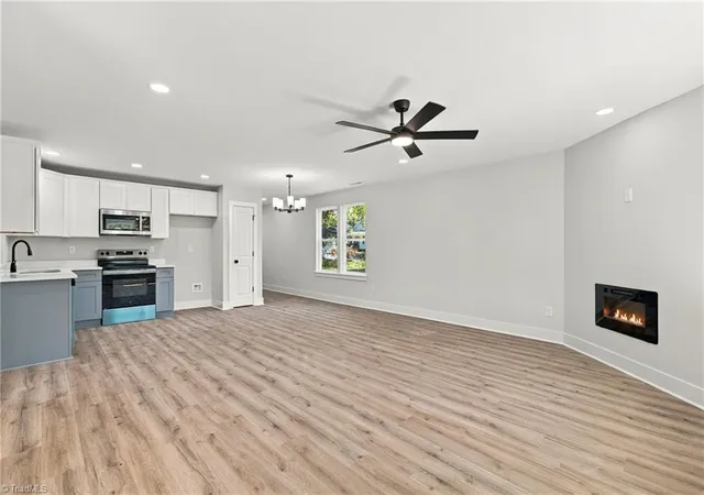 Photo 3 of Single family home for sale at 206 Ridgecrest St, Thomasville, NC 27360 | MLS# 1238813 | Listing updated on 2026-10-27