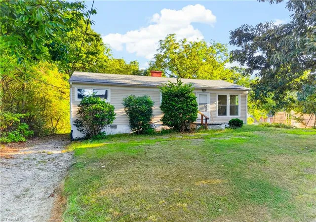 Single family home for sale at 2104 Hiatt St, Greensboro, NC 27403 | MLS# 1235351
