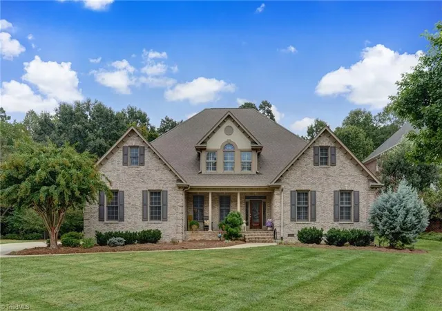 Photo 1 of Single family home for sale at 124 Duchess Ct, Jamestown, NC 27282 | MLS# 1236284 | Listing updated on 2026-10-25