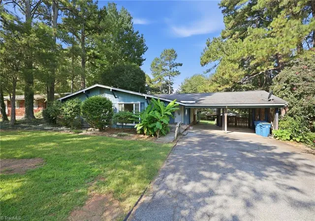 Photo 2 of Single family home for sale at 4906 Yarmouth Dr, Greensboro, NC 27407 | MLS# 1234907 | Listing updated on 2026-09-13