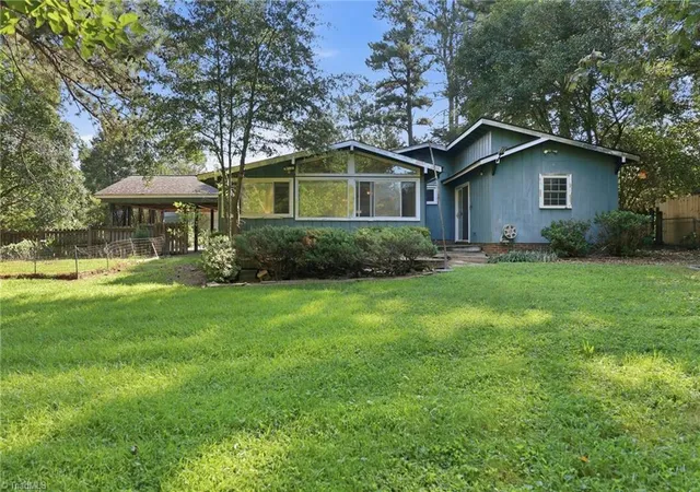 Photo 3 of Single family home for sale at 4906 Yarmouth Dr, Greensboro, NC 27407 | MLS# 1234907 | Listing updated on 2026-09-13