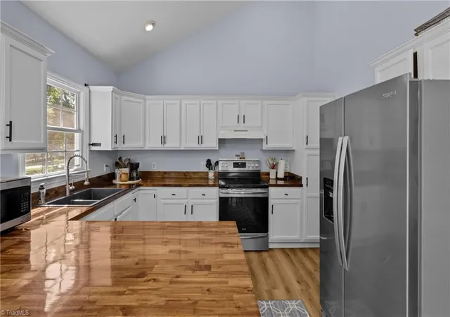 Photo 4 of Single family home for sale at 204 Aldridge Ln, Archdale, NC 27263 | MLS# 1234471 | Listing updated on 2026-09-13