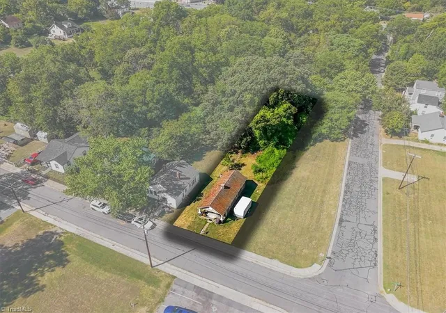 Photo 3 of Sale Pending at 613 Stiers St, Reidsville, NC 27320 | MLS# 1237096 | Listing updated on 2026-10-27