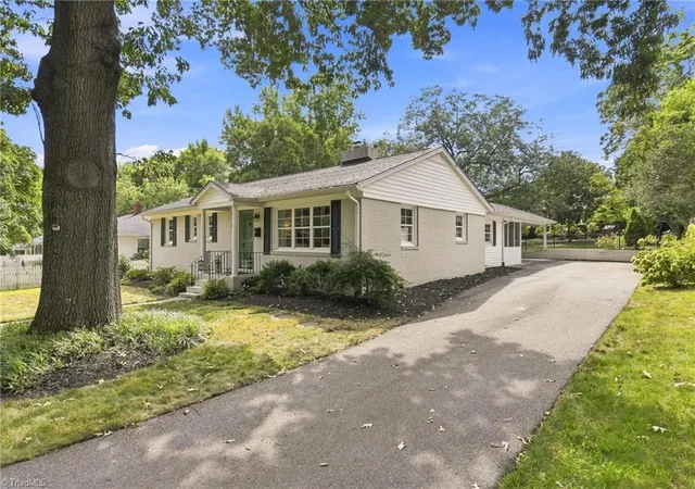 Photo 3 of Sale Pending at 136 Lawndale Dr, Winston Salem, NC 27104 | MLS# 1234953 | Listing updated on 2026-09-13