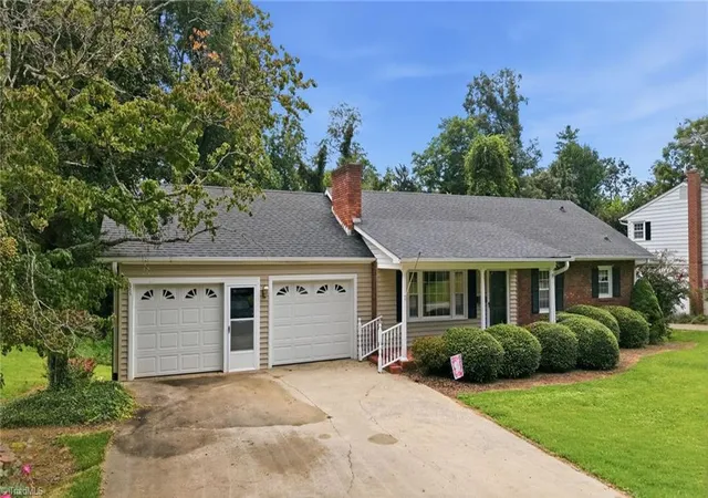 Photo 3 of Single family home for sale at 317 Hillcrest Dr, Elkin, NC 28621 | MLS# 1234404 | Listing updated on 2026-09-27