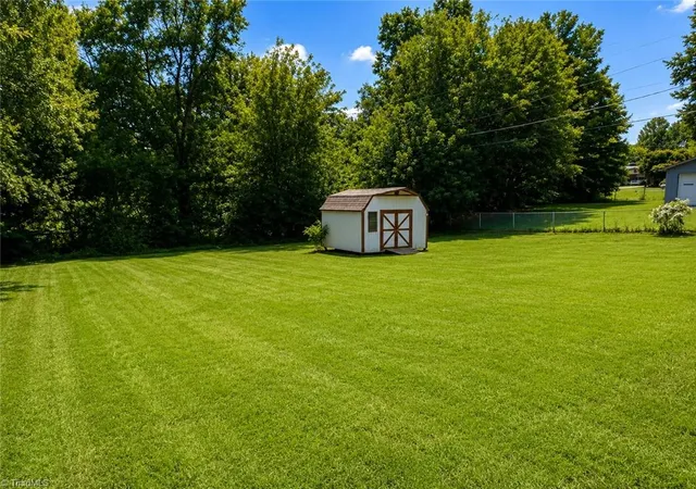 Photo 14 of Single family home for sale at 221 Stonehedge Dr, King, NC 27021 | MLS# 1234393 | Listing updated on 2026-09-03