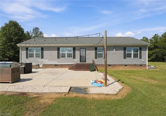 Photo 3 of Manufactured home for sale at 139 Horseshoe Rd, Rockingham, NC 28379 | MLS# 1235523 | Listing updated on 2026-09-16