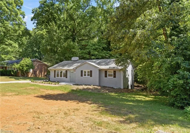 Photo 3 of Sale Pending at 2606 Alderney Ln, Winston Salem, NC 27103 | MLS# 1236718 | Listing updated on 2026-10-05
