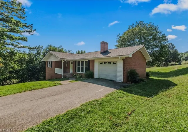 Photo 2 of Single family home for sale at 2149 Margaret Dr, Mount Airy, NC 27030 | MLS# 1234626 | Listing updated on 2026-09-06