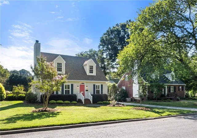 Photo 2 of Sale Pending at 927 Vernon Ave, Winston Salem, NC 27106 | MLS# 1234315 | Listing updated on 2026-09-13