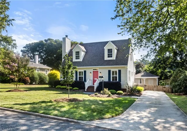 Photo 3 of Sale Pending at 927 Vernon Ave, Winston Salem, NC 27106 | MLS# 1234315 | Listing updated on 2026-09-13