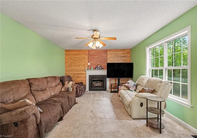 Photo 2 of Single family home for sale at 215 Blakes Ct, Thomasville, NC 27360 | MLS# 1236287 | Listing updated on 2026-09-21
