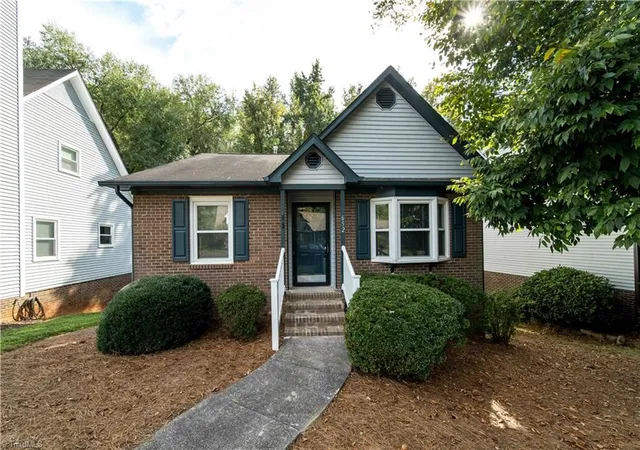 Photo 1 of Single family home for sale at 652 Lantern Ridge Dr, Winston Salem, NC 27104 | MLS# 1236855 | Listing updated on 2026-10-16