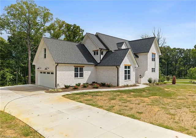 Photo 3 of Single family home for sale at 293 Old Heritage Dr, Winston Salem, NC 27107 | MLS# 1235723 | Listing updated on 2026-09-22