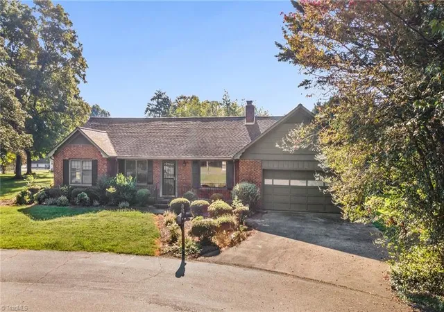 Photo 3 of Single family home for sale at 175 Circle Dr, Mocksville, NC 27028 | MLS# 1234099 | Listing updated on 2026-09-13