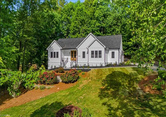 Photo 3 of Single family home for sale at 3613 Summit Lakes Dr, Browns Summit, NC 27214 | MLS# 1236181 | Listing updated on 2026-10-06