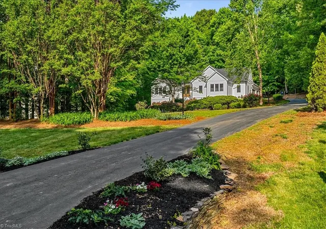 Photo 3 of Single family home for sale at 3613 Summit Lakes Dr, Browns Summit, NC 27214 | MLS# 1236181 | Listing updated on 2026-10-06