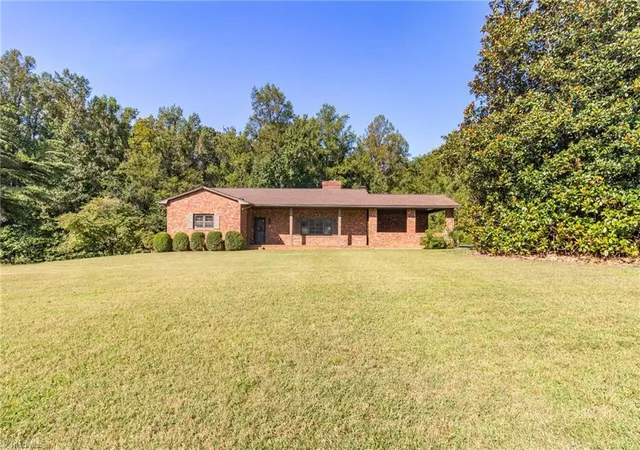 Photo 2 of Single family home for sale at 1878 Stemp Everhart Rd, Thomasville, NC 27360 | MLS# 1236232 | Listing updated on 2026-10-07