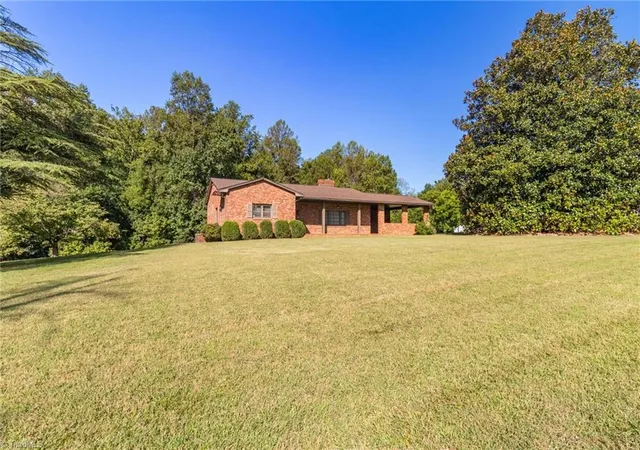Photo 3 of Single family home for sale at 1878 Stemp Everhart Rd, Thomasville, NC 27360 | MLS# 1236232 | Listing updated on 2026-10-07