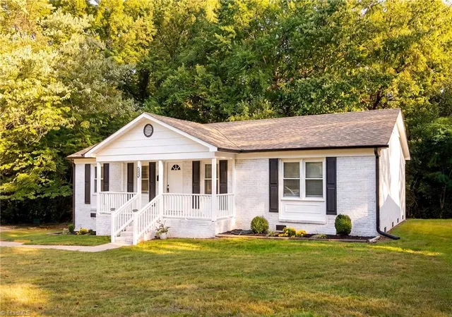 Photo 2 of Single family home for sale at 231 Pine Tree Rd, Winston Salem, NC 27105 | MLS# 1236131 | Listing updated on 2026-10-07