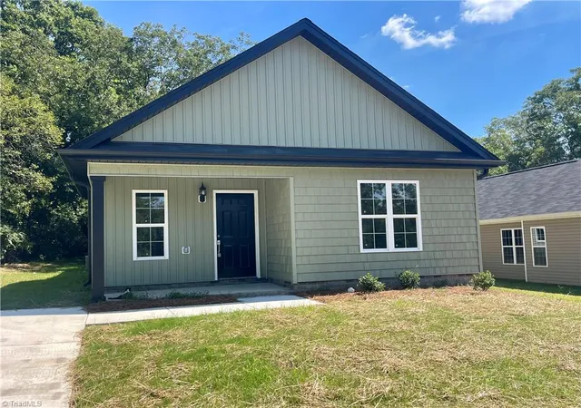 Single family home for sale at 503 White Oak St, High Point, NC 27260 | MLS# 1235164