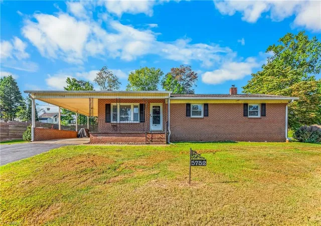 Photo 1 of Single family home for sale at 5752 Nylon Dr, Winston Salem, NC 27105 | MLS# 1234340 | Listing updated on 2026-09-04